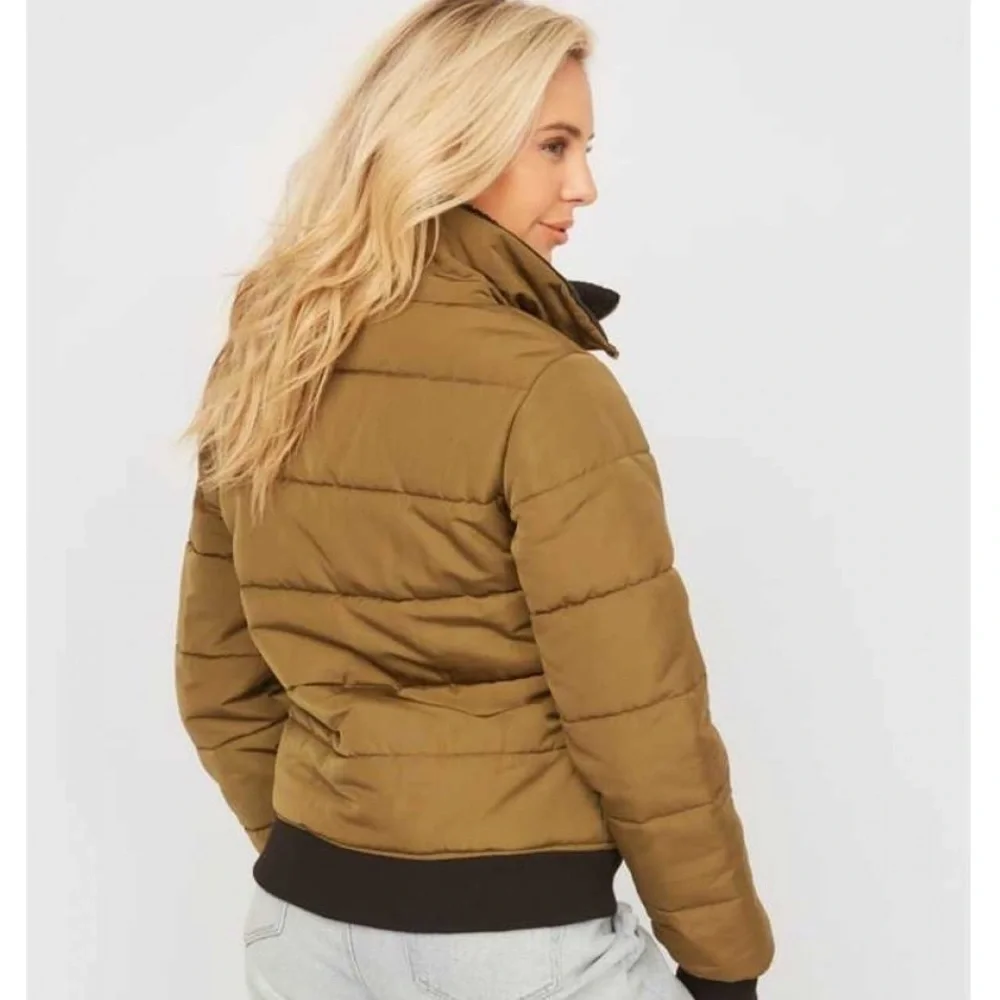 New GUESS Moesha Puffer Bomber Jacket SZ XS - Picture 3 of 4